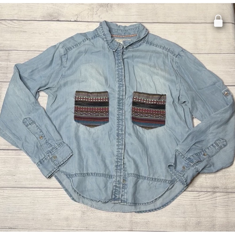 Holding Horses Anthropologie Denim Chambray Button‎ Top Tapestry Boho Pockets S